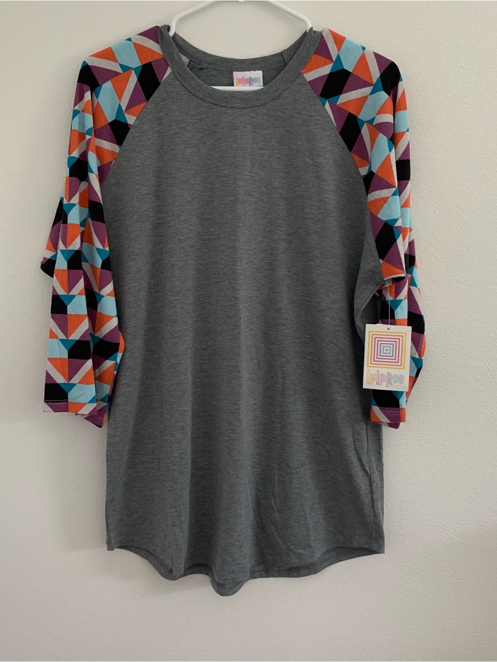 XL LuLaRoe Randy geometric patterned baseball tee
